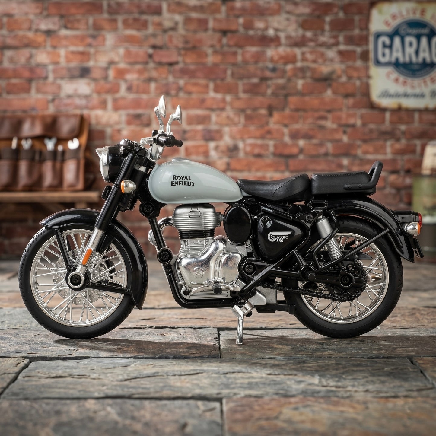 Royal Enfield Bullet 350 1:15 Die-Cast Classic Bike Toy for Kids & Collectors